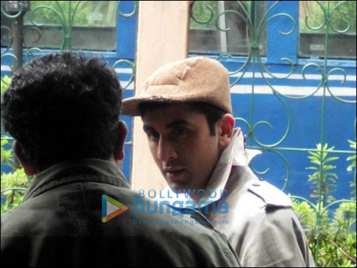 check out ranbir and ileana shooting for barfee in darjeeling 5
