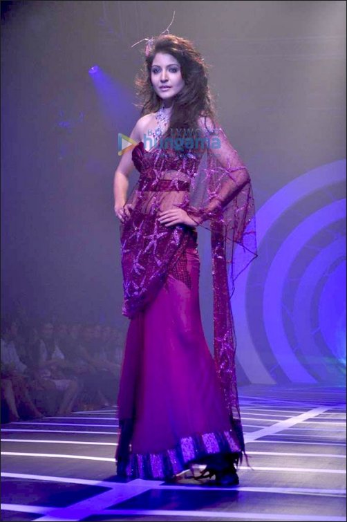 bollywood bling celebrate like big b aishwarya 6