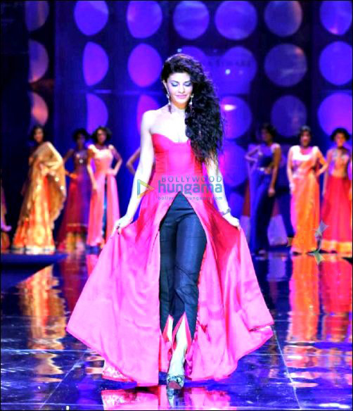 bollywood walks the ramp at aamby valley fashion week 4