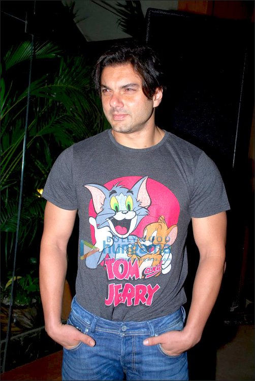 trendspotting bollywood stars wear their favourite comic book characters 7