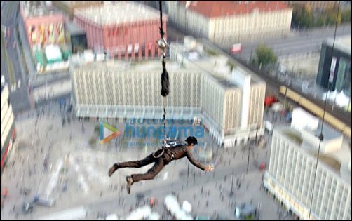 check out srk takes 300 feet plunge for don 2 6