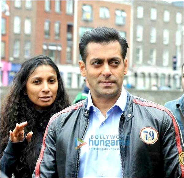 check out salman khan on the sets of ek tha tiger in dublin 2