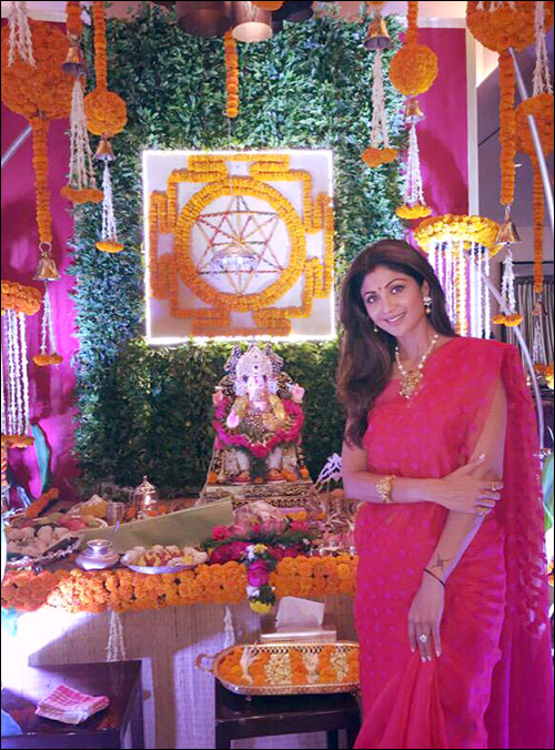 check out bollywood celebrities share pictures of ganpati celebrations 7