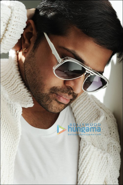 presenting himesh reshammiyas new look for his international album da edge 11 presenting himesh reshammiyas new look for his international album da edge 11
