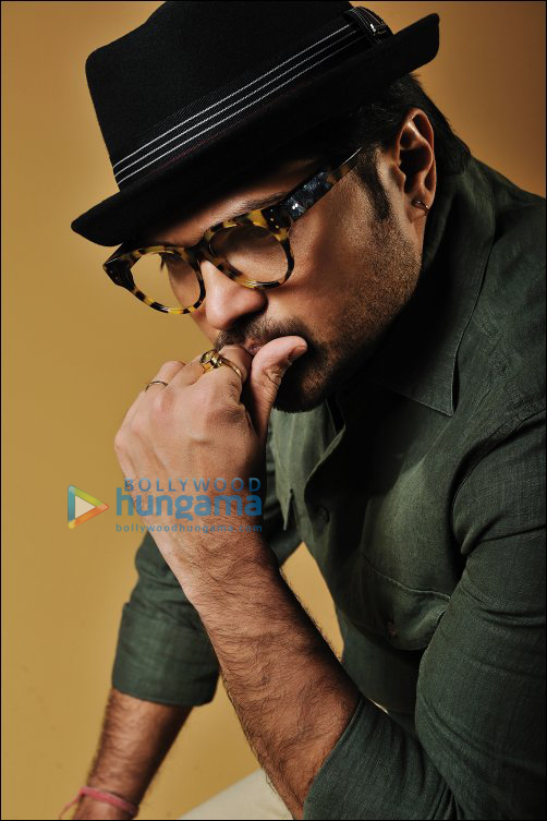 presenting himesh reshammiyas new look for his international album da edge 6 presenting himesh reshammiyas new look for his international album da edge 6