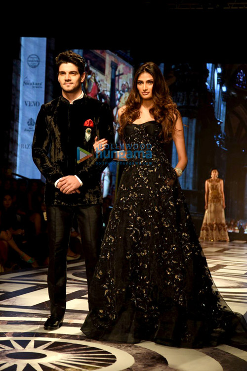 check out b town stars as showstoppers at ibfw 2