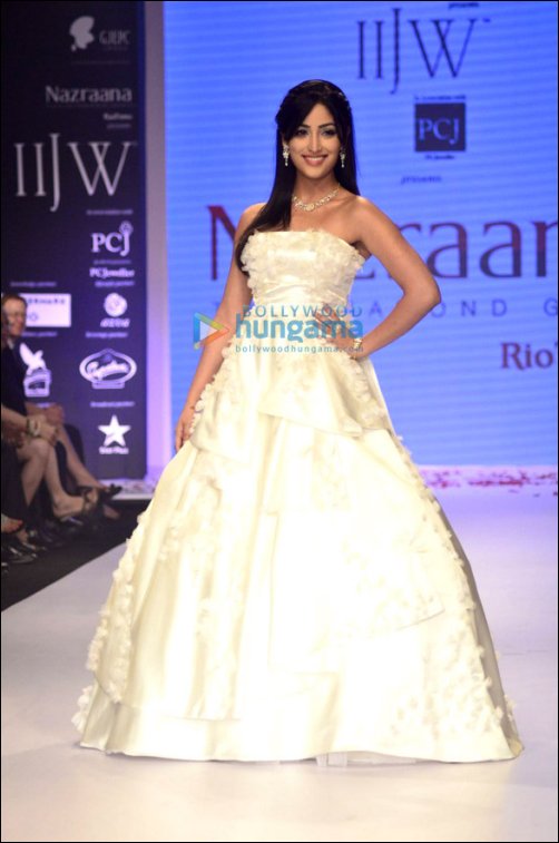 check out b town showstoppers at iijw part 2 4