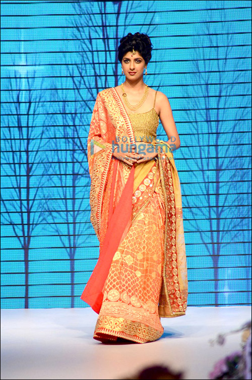 check out b town showstoppers at iijw day 1 8