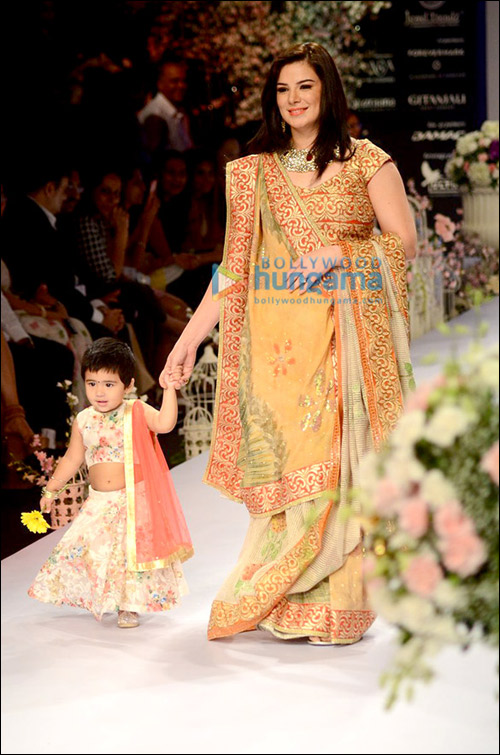 check out b town showstoppers at iijw day 1 10