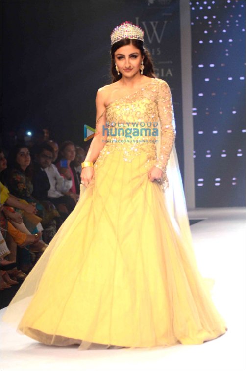 check out b town showstoppers at iijw day 2 2