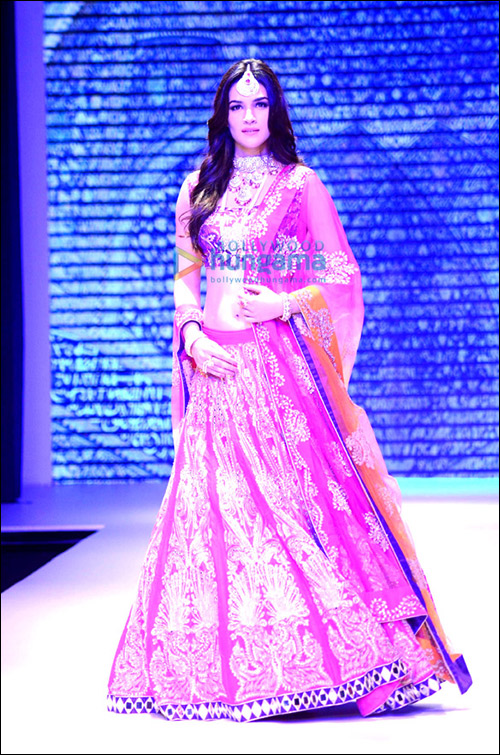 check out b town showstoppers at iijw day 3 and 4 2