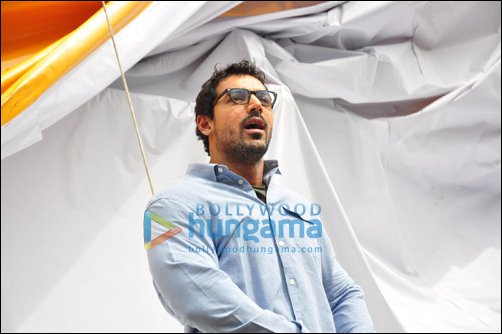 john abraham unveils the billboard of jhootha hi sahi in style 6