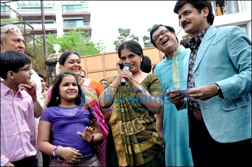 khichdi first look launched outside mannat 4