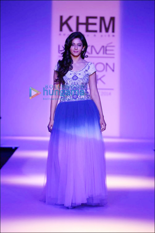 check out b town showstoppers on day 2 at lfw sr 4