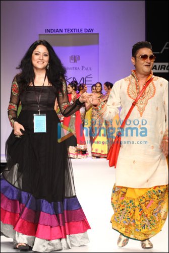 b town stars at lfw 2013 day 4 5 4