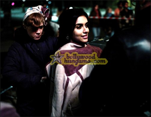 exclusive look at salman and asin shooting in paris for london dreams 3