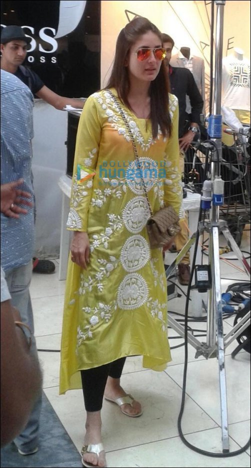 check out kareena saif and esha in mauritius 4
