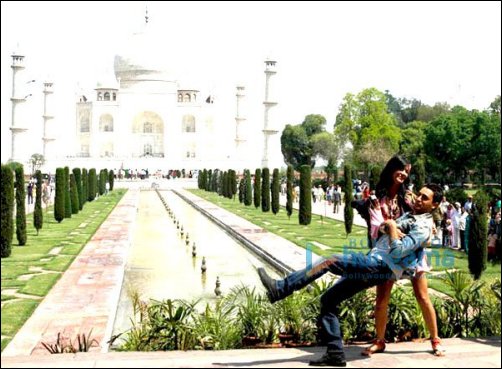 check out imran and katrina shoot for mere brother ki dulhan at taj mahal 2