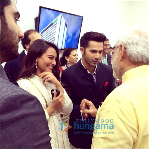 check out bollywood stars click selfies with pm narendra modi 5