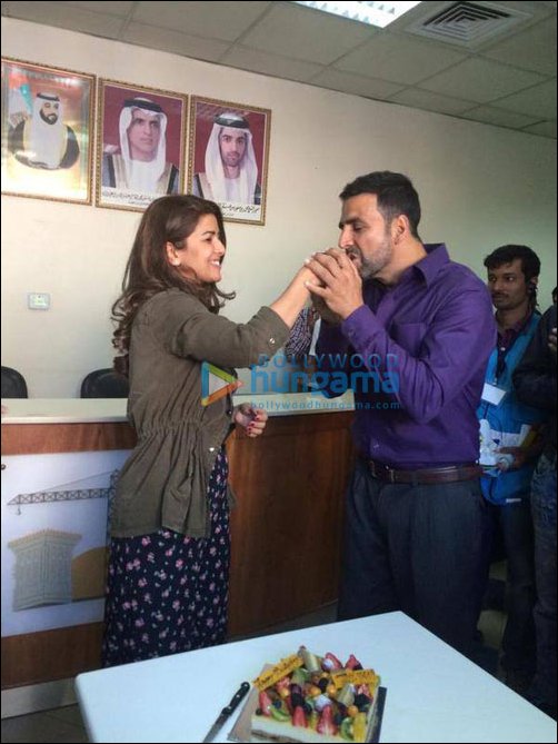 check out nimrat kaur celebrates birthday with akshay kumar and airlift team 4
