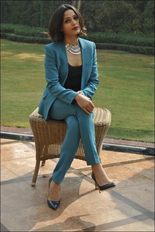 check out priyanka chopra and freida pinto launch girl rising campaign 3