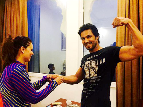 Check Out Bollywood Celebrities Share Pictures Of Raksha Bandhan Celebration Bollywood Hungama 