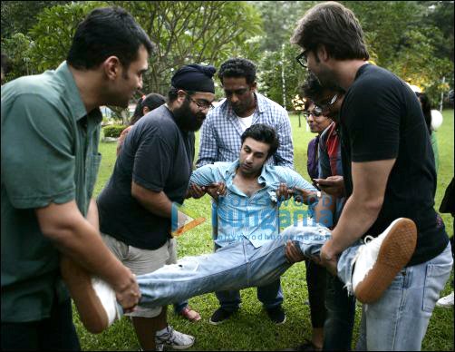 check out ranbir kapoor celebrates his birthday on the sets of barfee 6