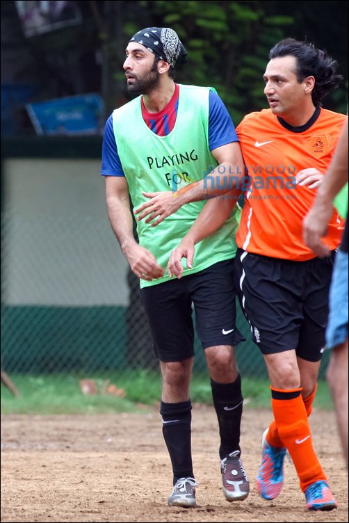 ranbir trains for celebrity football match 3