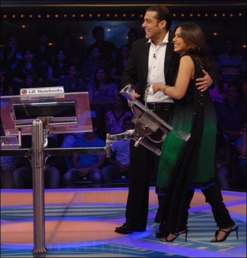 rani and lara in the grand finale of salman khans 10 ka dum 6