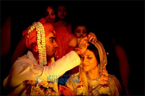 check out ranvir shorey and konkona sens wedding pictures 5