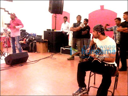 check out team rockstar rehearses for live concert 4