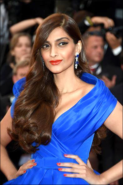 check out sonam kapoor at cannes 2015 7