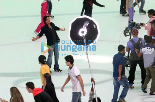 check out srk deepika on set of happy new year 4