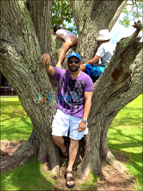 check out arshad warsi travels to sri lanka with family 2