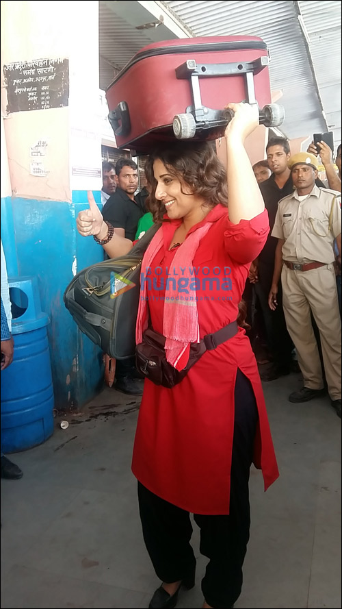 check out when vidya balan became a coolie 2