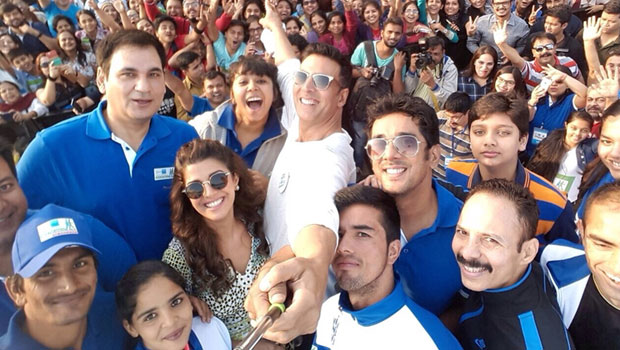 Akshay Kumar-Nimrat Kaur At ‘4th Max Bupa Walk For Health’