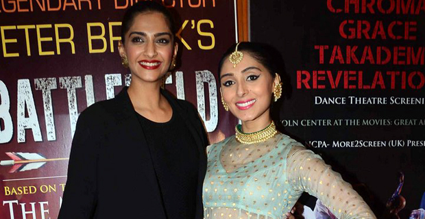 Sonam Kapoor Attends Pernia Qureshi’s Show ‘Chandni Raatein’