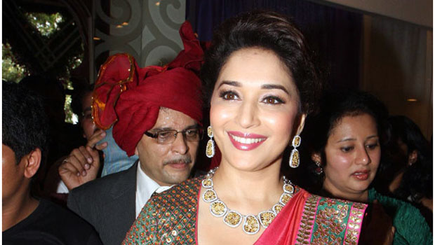 Madhuri Dixit Inaugurates New Store Of ‘P N Gadgil Jewellers’