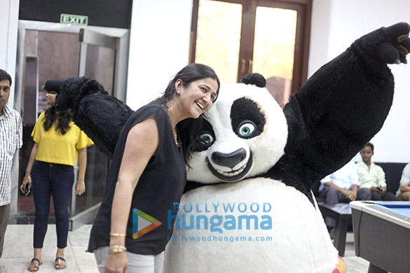 po the panda from kung fu panda 3 visits the hungama office 2