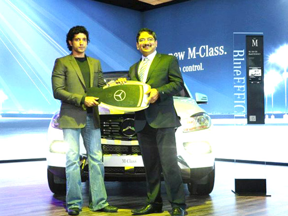 farhan chetan bhagat irfan pathan and masaba gupta at the auto expo 2012 3