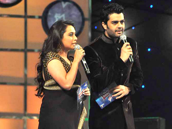 bollywood rocks at umang police show 2012 5