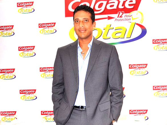 rahul bose and mahesh bhupathi at colgate total champions event 9