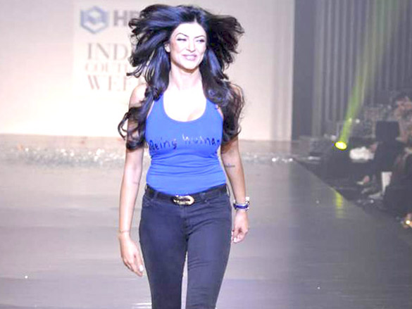 salmans being human show at hdil india couture week 2010 22