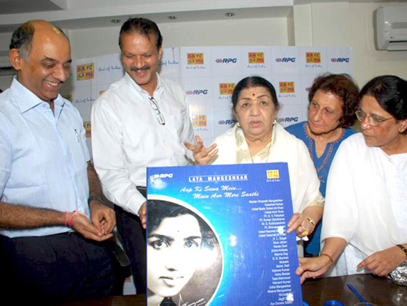 lata mangeshkar graces saregama album launch 3