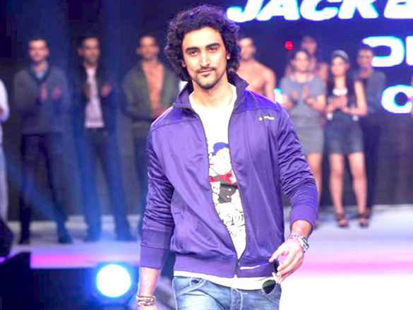 sushmita dia shilpa bipasha walk on the ramp for vero moda show 12