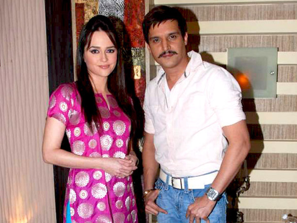 jimmy and hazel on the sets of sonys aahat 4