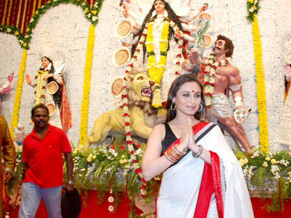 rani mukherjee ayan mukerji at durga pooja 3