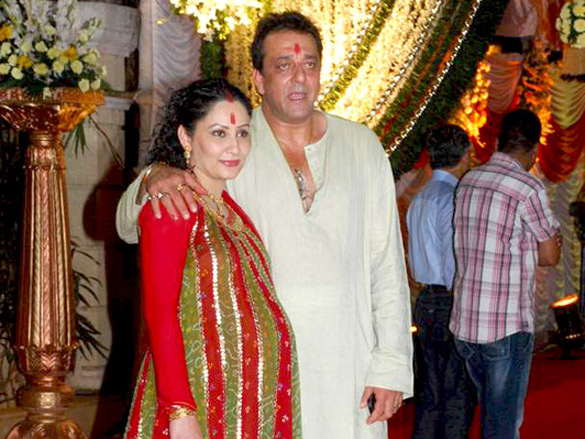 celebs at sanjay dutts mata ki chowki 3