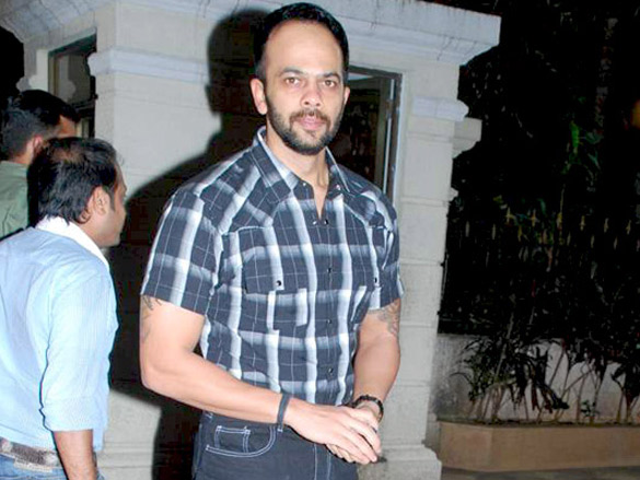 celebs at sanjay dutts mata ki chowki 8