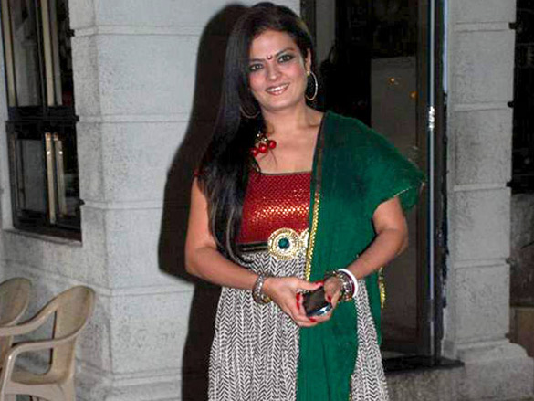 celebs at sanjay dutts mata ki chowki 13